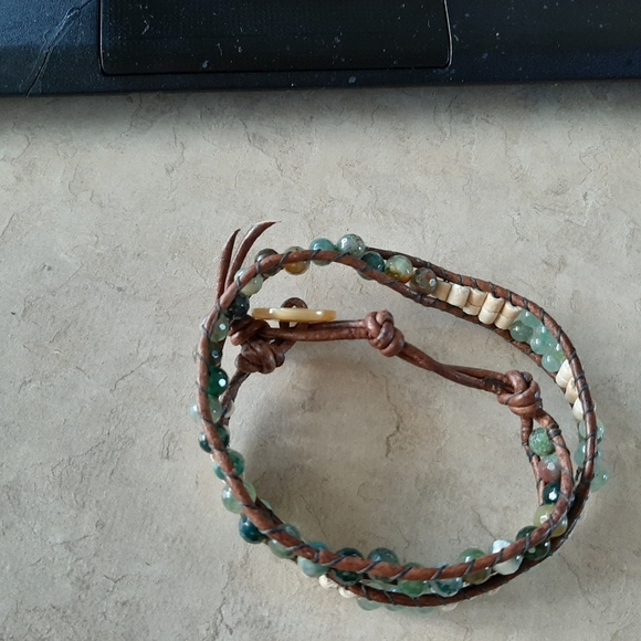 Green aventurine leather wrap bracelet - Picture 2 of 3